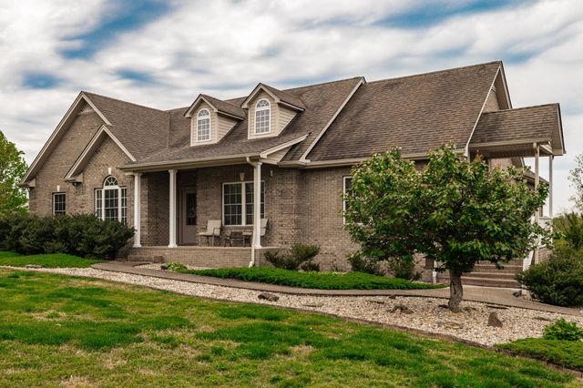 1103 Johnny Spears Rd, Westmoreland, TN 37186