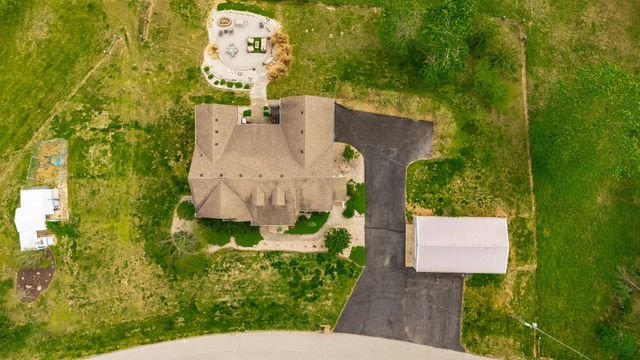 1103 Johnny Spears Rd, Westmoreland, TN 37186