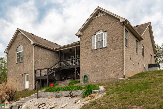 1103 Johnny Spears Rd, Westmoreland, TN 37186