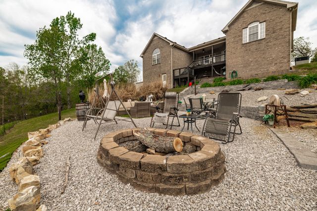 1103 Johnny Spears Rd, Westmoreland, TN 37186
