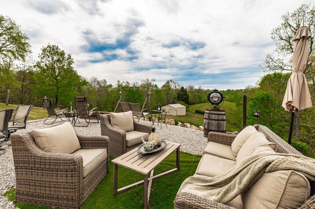 1103 Johnny Spears Rd, Westmoreland, TN 37186