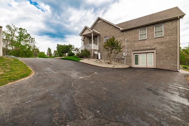 1103 Johnny Spears Rd, Westmoreland, TN 37186