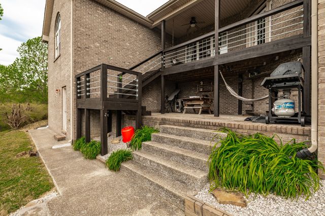 1103 Johnny Spears Rd, Westmoreland, TN 37186