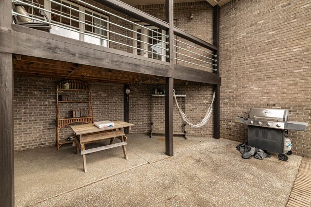 1103 Johnny Spears Rd, Westmoreland, TN 37186
