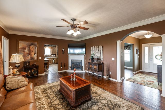 1103 Johnny Spears Rd, Westmoreland, TN 37186