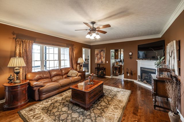 1103 Johnny Spears Rd, Westmoreland, TN 37186