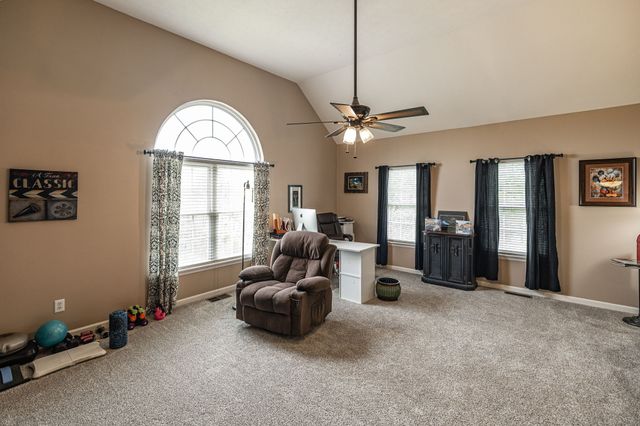1103 Johnny Spears Rd, Westmoreland, TN 37186