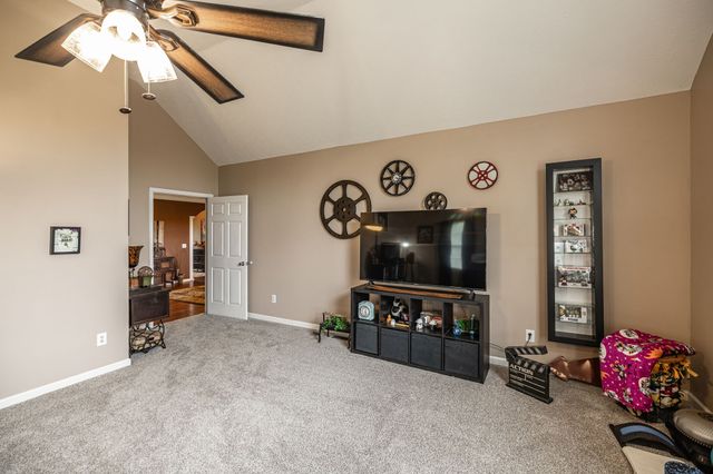 1103 Johnny Spears Rd, Westmoreland, TN 37186
