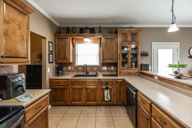 1103 Johnny Spears Rd, Westmoreland, TN 37186