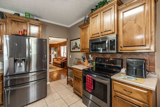 1103 Johnny Spears Rd, Westmoreland, TN 37186