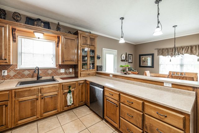 1103 Johnny Spears Rd, Westmoreland, TN 37186