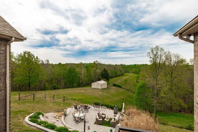 1103 Johnny Spears Rd, Westmoreland, TN 37186