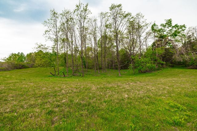 1103 Johnny Spears Rd, Westmoreland, TN 37186
