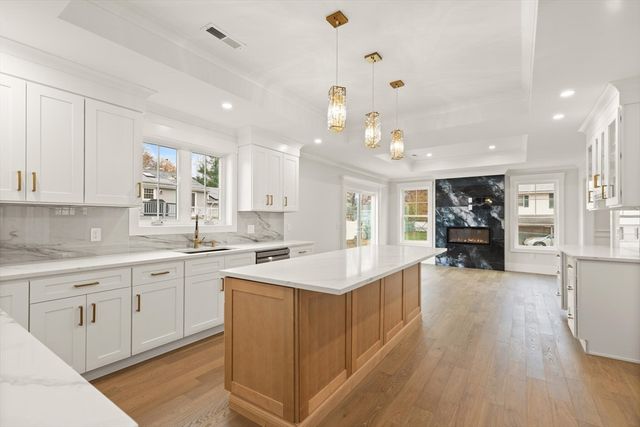 44 Buffington St, Attleboro, MA 02703