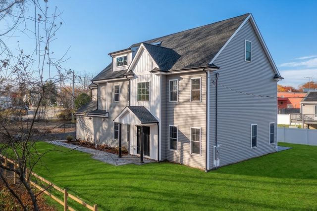 44 Buffington St, Attleboro, MA 02703