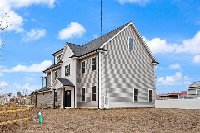 44 Buffington St, Attleboro, MA 02703