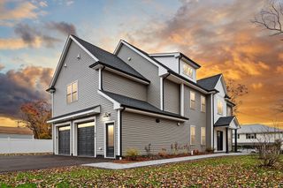 44 Buffington St, Attleboro, MA 02703