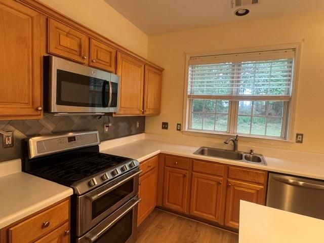 220 Gaines Oak Way, Suwanee, GA 30024
