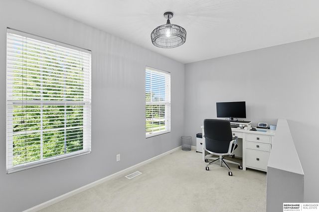 19026 Ontario Street, Omaha, NE 68130