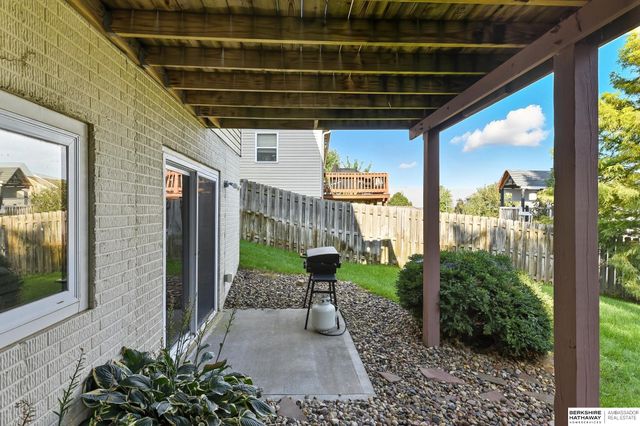 19026 Ontario Street, Omaha, NE 68130