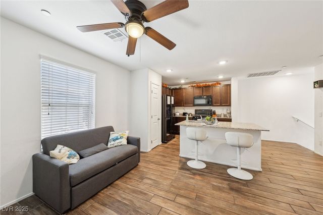 4612 Townwall Street, Las Vegas, NV 89115