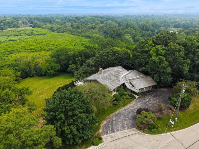 24283 N GRANDVIEW Drive, Lake Barrington, IL 60010