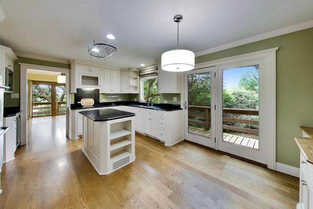 24283 N GRANDVIEW Drive, Lake Barrington, IL 60010