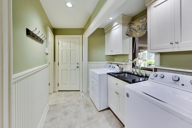 24283 N GRANDVIEW Drive, Lake Barrington, IL 60010