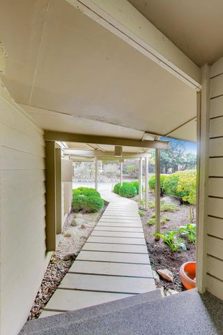 24283 N GRANDVIEW Drive, Lake Barrington, IL 60010