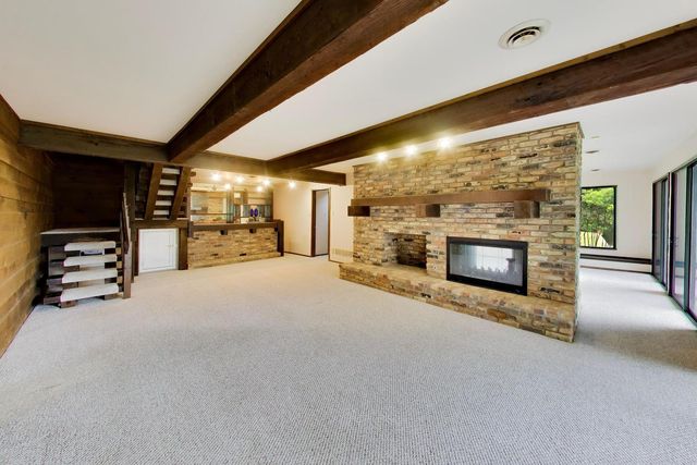 24283 N GRANDVIEW Drive, Lake Barrington, IL 60010