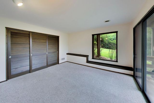 24283 N GRANDVIEW Drive, Lake Barrington, IL 60010