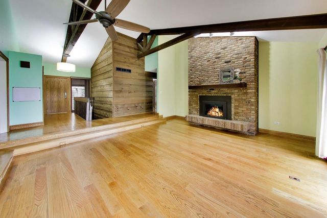 24283 N GRANDVIEW Drive, Lake Barrington, IL 60010