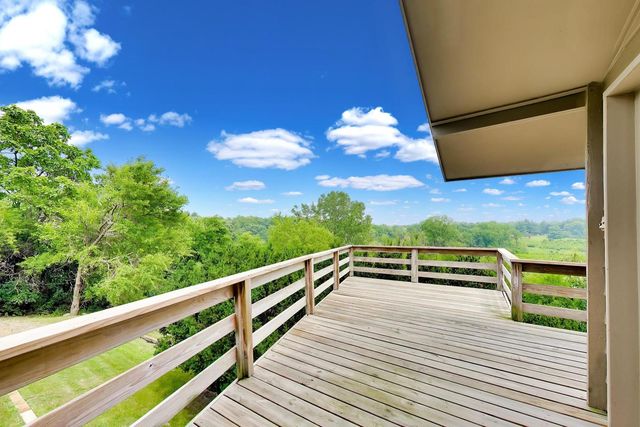24283 N GRANDVIEW Drive, Lake Barrington, IL 60010
