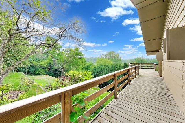 24283 N GRANDVIEW Drive, Lake Barrington, IL 60010