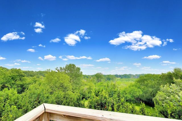 24283 N GRANDVIEW Drive, Lake Barrington, IL 60010