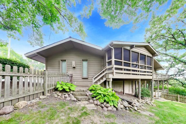 24283 N GRANDVIEW Drive, Lake Barrington, IL 60010