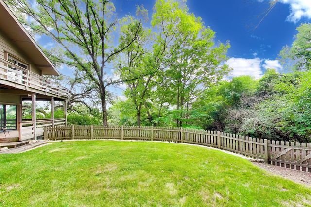 24283 N GRANDVIEW Drive, Lake Barrington, IL 60010