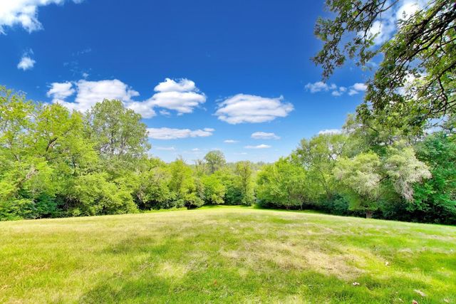 24283 N GRANDVIEW Drive, Lake Barrington, IL 60010