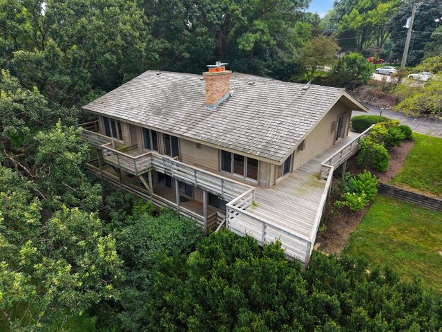 24283 N GRANDVIEW Drive, Lake Barrington, IL 60010