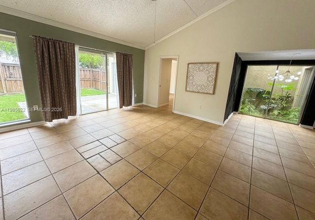 1433 Kittiwake Ct, Homestead, FL 33035