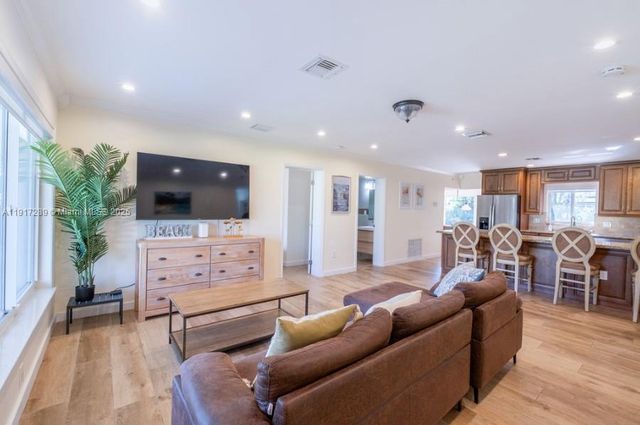 236 NE 1st St, Dania Beach, FL 33004