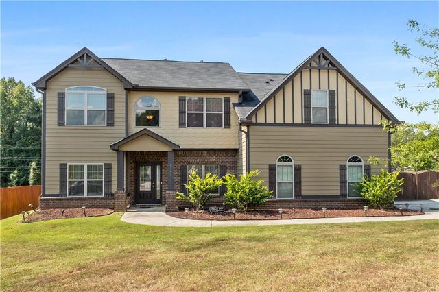 2748 Village Park Drive E, Ellenwood, GA 30294