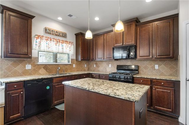 2748 Village Park Drive E, Ellenwood, GA 30294