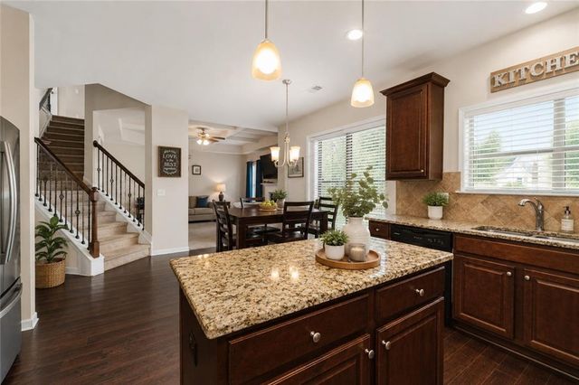 2748 Village Park Drive E, Ellenwood, GA 30294