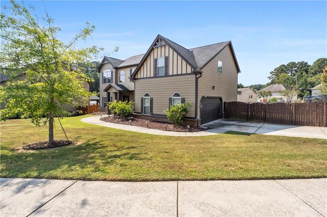 2748 Village Park Drive E, Ellenwood, GA 30294