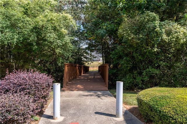 2748 Village Park Drive E, Ellenwood, GA 30294