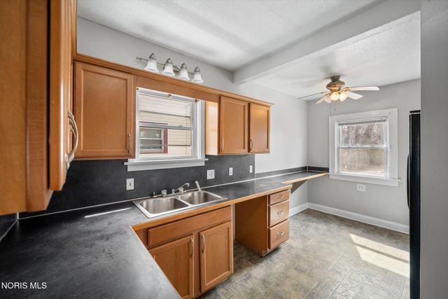 1845 Jermain Drive, Toledo, OH 43606