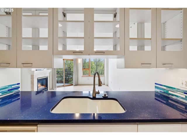 1132 Sw 19TH Ave 512, Portland, OR 97205