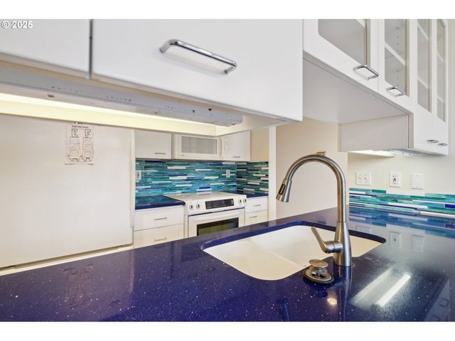 1132 Sw 19TH Ave 512, Portland, OR 97205