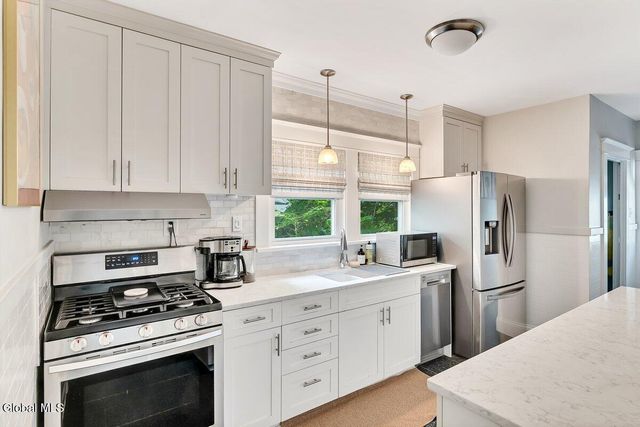 942 Myrtle Avenue, Albany, NY 12208